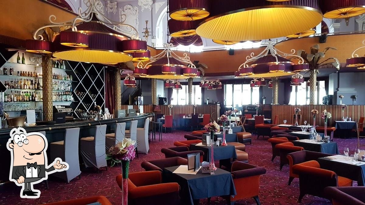 Eleganter Restaurantbereich in Warschau